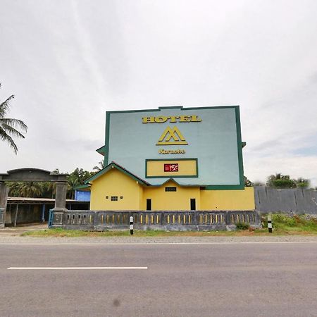 Oyo 90796 Hotel Mulya Indah Tambakmulya エクステリア 写真