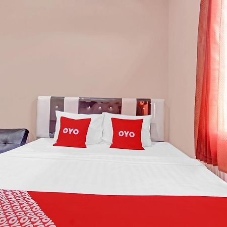 Oyo 90796 Hotel Mulya Indah Tambakmulya エクステリア 写真