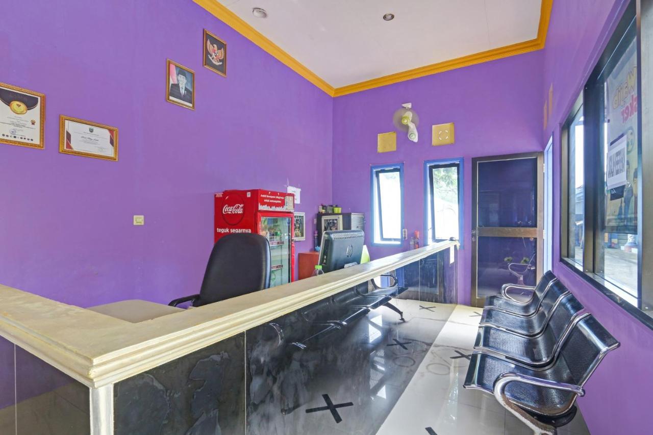 Oyo 90796 Hotel Mulya Indah Tambakmulya エクステリア 写真