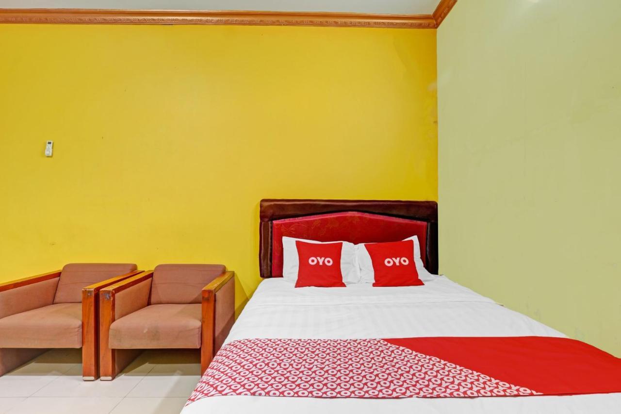 Oyo 90796 Hotel Mulya Indah Tambakmulya エクステリア 写真