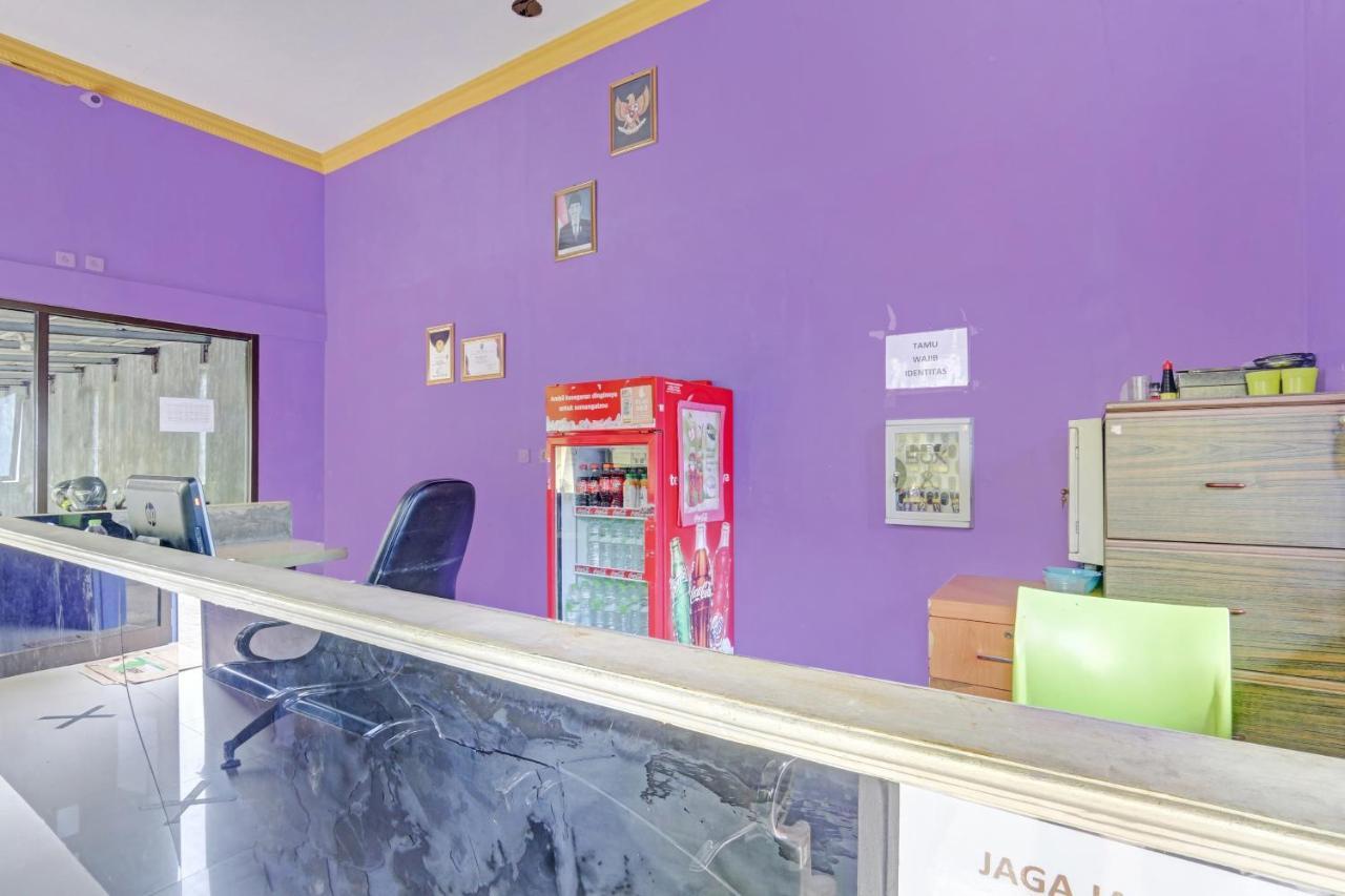 Oyo 90796 Hotel Mulya Indah Tambakmulya エクステリア 写真