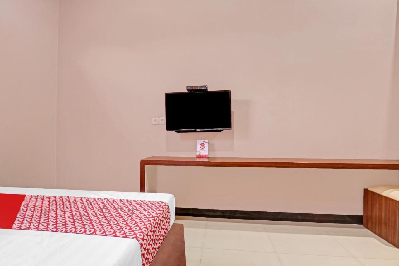 Oyo 90796 Hotel Mulya Indah Tambakmulya エクステリア 写真