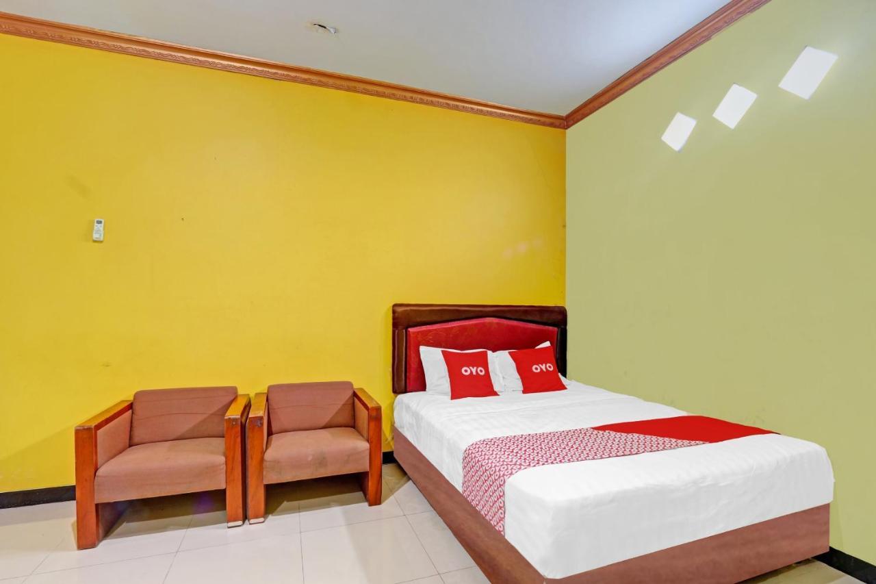 Oyo 90796 Hotel Mulya Indah Tambakmulya エクステリア 写真