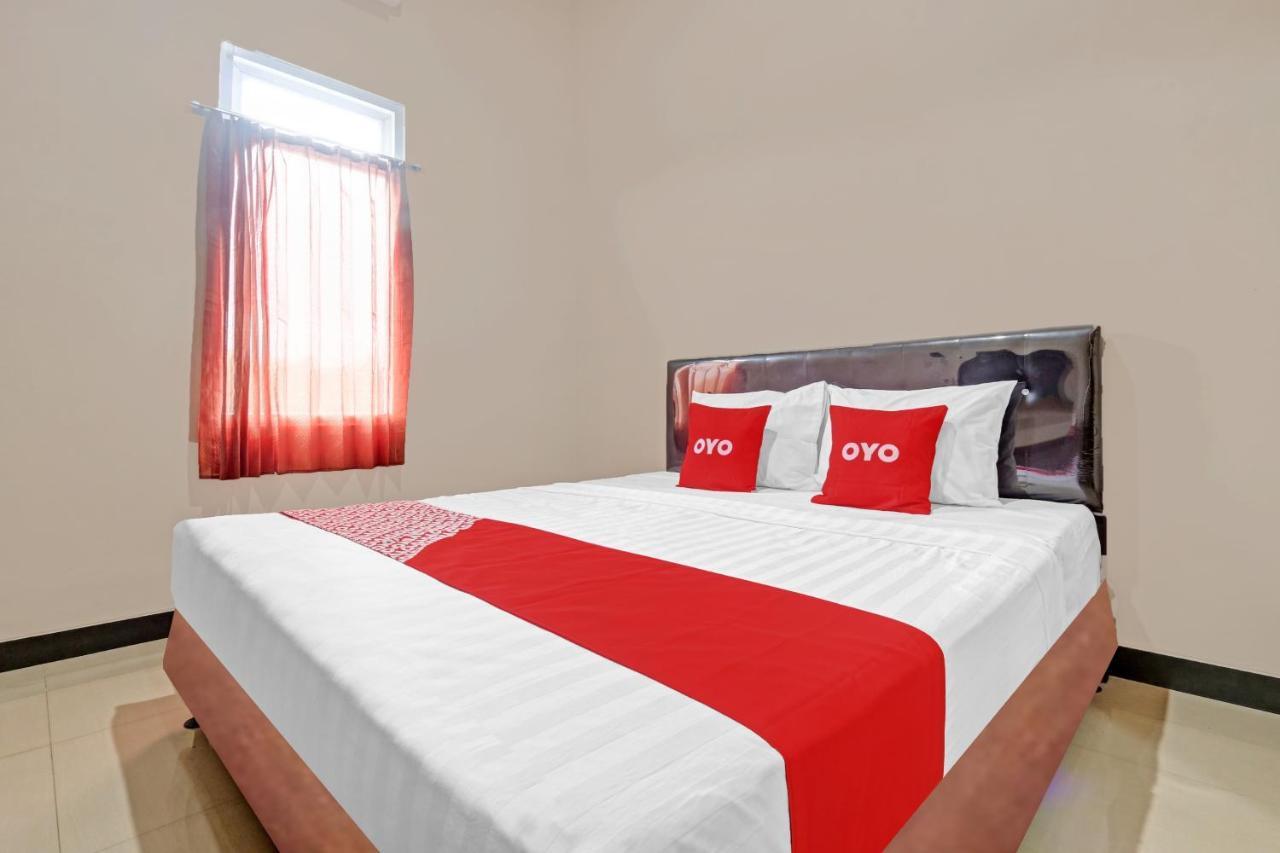 Oyo 90796 Hotel Mulya Indah Tambakmulya エクステリア 写真