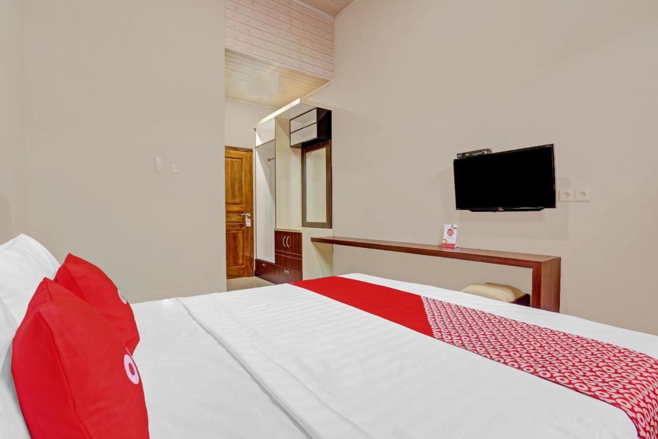 Oyo 90796 Hotel Mulya Indah Tambakmulya エクステリア 写真
